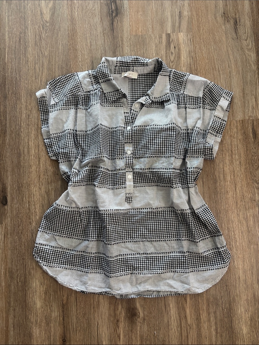 💛2 for $15! LOFT Striped Top